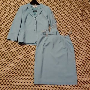 Le Suit 2 Piece Blue Business Skirt Suit size 12